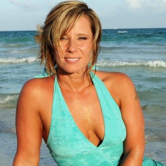 Meet your Posher, Ella - Picture 1 of 1